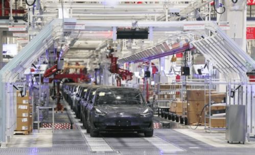 特斯拉陷雙重危機 大規模召回余波未平，減配風波再起